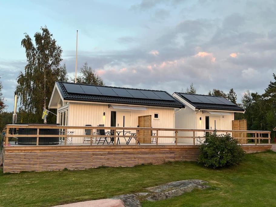 Eget Hus Med Badtunna I Skaergardsmiljoe Villa Kristinehamn Exteriör bild