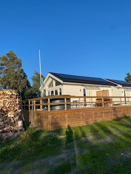 Eget Hus Med Badtunna I Skaergardsmiljoe Villa Kristinehamn Exteriör bild